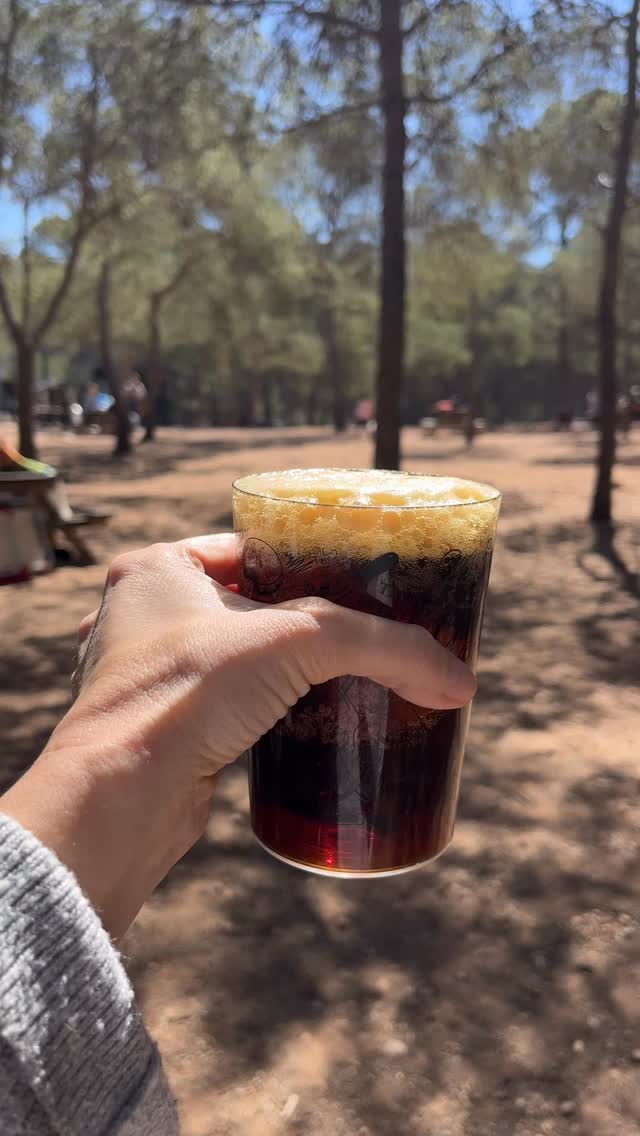 🔥 3 lugares para hacer asados cerca de Valencia que tenés que probar

Si estás buscando plan al aire libre con amigos o familia, guardá este reel porque te va a salvar más de un finde 👇

📍 La Pedrera del Rey (Vilamarxant)

📍 La Canyada del Conill (Torrent)
🚇 Se puede llegar en transporte público

📍 Santo Espíritu (Gilet)
⛰️ El más lindo para mí por el entorno

💡 Tips:
✔️ Ir temprano para conseguir parrilla
✔️ Revisar si están permitidas las barbacoas porque a veces por clima se suspenden
✔️ Llevar repelente de mosquitos (por experiencia 🤭)

👉 Guardalo para tu próximo plan y compartilo
¿Conocés otro sitio para asados en Valencia?

.
.
.
#quehacerenvalencia #planesvalencia #argentinosenvalencia #planesenfamilia